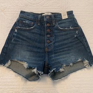NWT Abercrombie Curve Love High Rise Mom Short
